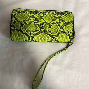 Wallet snake skin pattern